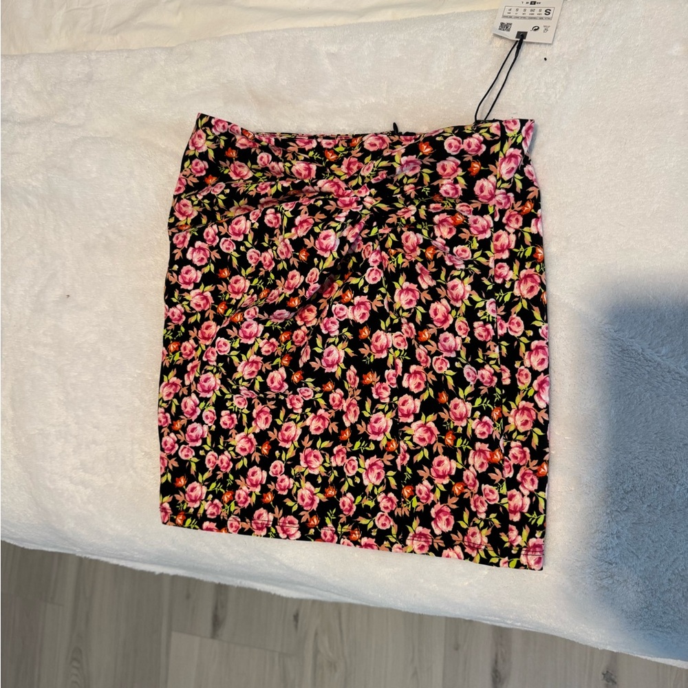 Zara Floral Black Skirt NWT